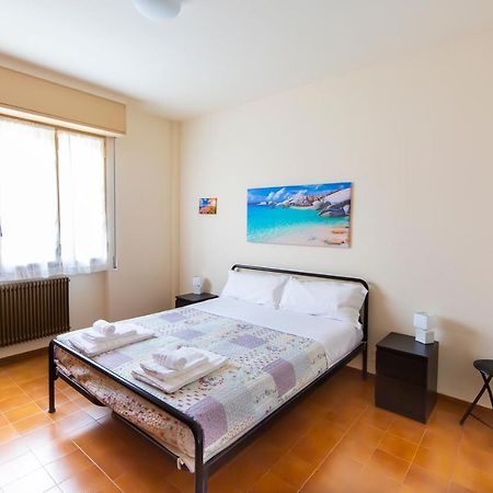 La Casa Di Vittoria Apartment San Lorenzo al Mare Bagian luar foto