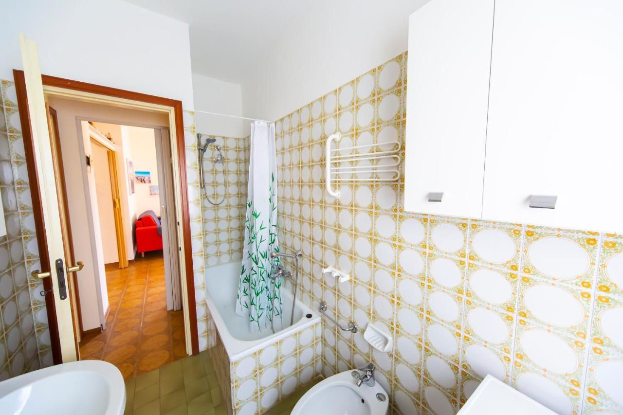 La Casa Di Vittoria Apartment San Lorenzo al Mare Bagian luar foto