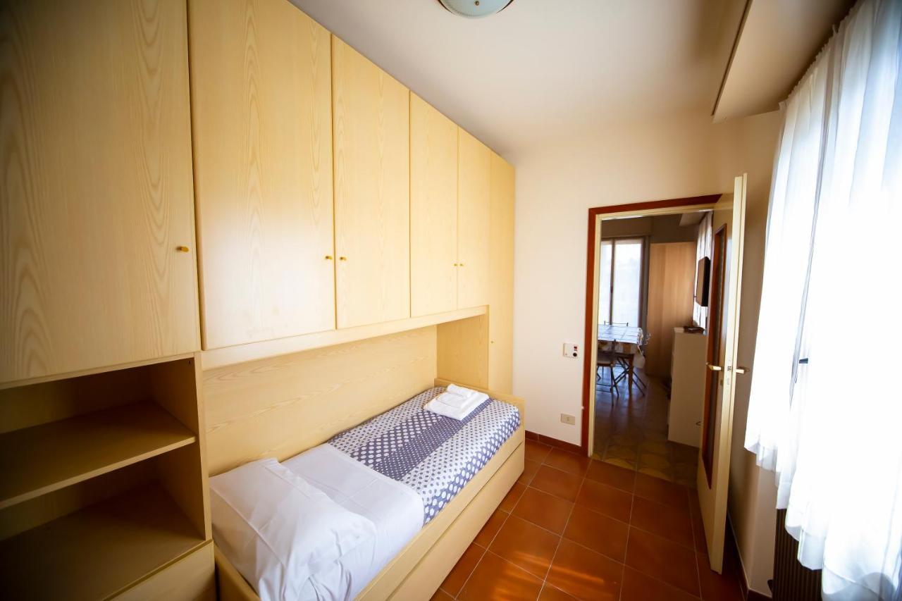 La Casa Di Vittoria Apartment San Lorenzo al Mare Bagian luar foto