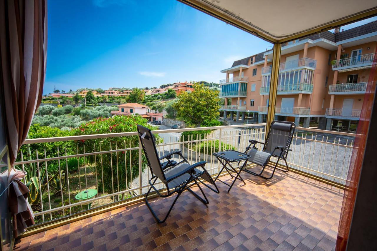 La Casa Di Vittoria Apartment San Lorenzo al Mare Bagian luar foto